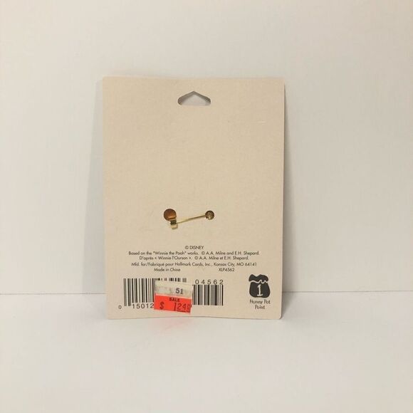 HALLMARK Disney Christmas Pin WINNIE THE POOH & PIGLET w/ HONEY POT Lapel pin - Picture 2 of 6